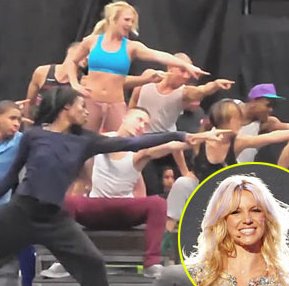 VIDEO Britney Spears med vajami za koncert razkrila popolno telo