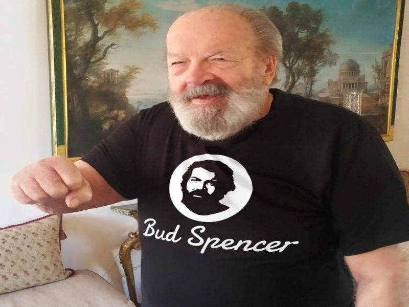 Umrl je legendarni igralec