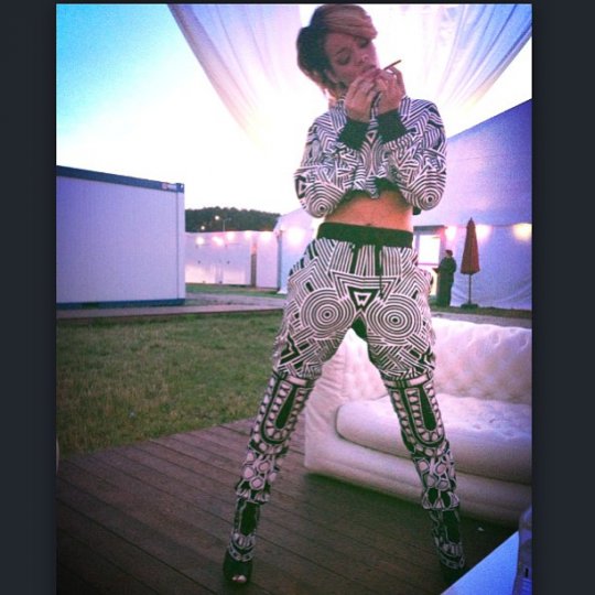 Ojoj! Rihanna: Koncert zapustila mrtvo pijana