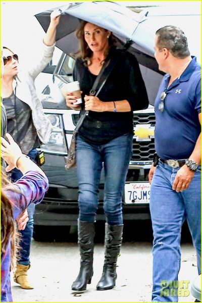 Vau! Caitlyn Jenner prvič po ulici kot ženska!