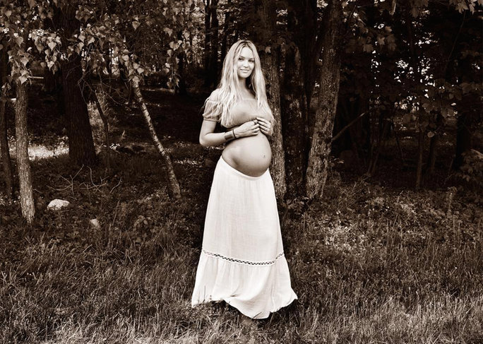 Angelčica Candice Swanepoel pokazala svoj rastoči trebušček