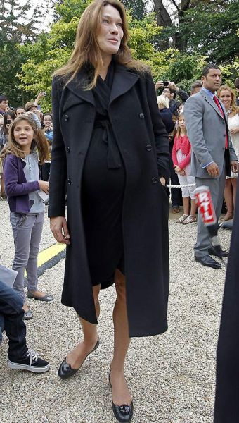 Carla Bruni in Nicolas Sarkozy postala starša deklice!