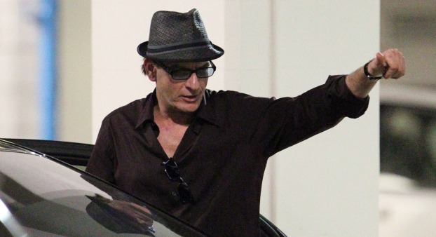 ŠOK Charlie Sheen: Njegov šov je propadel, ljudje zahtevajo denar nazaj