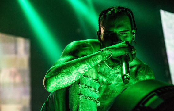 Chris Brown je zmagal na sodišču