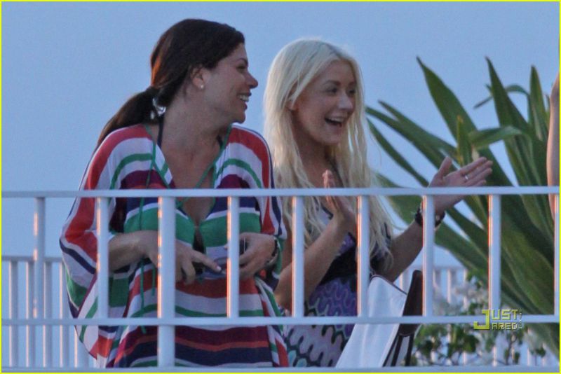 FOTO Christina Aguilera je brez make-upa povsem neprepoznavna