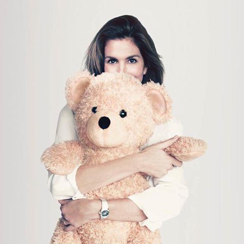 Ojoj! Cindy Crawford razkrila šokantno skrivnost