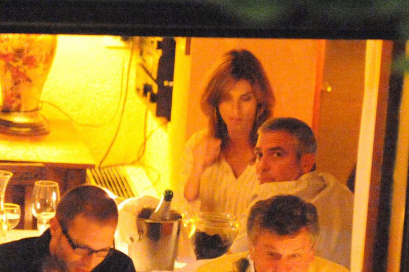 UJETA George Clooney in Elisabetta na romantični večerji