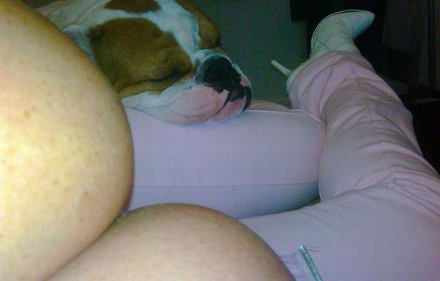 HOT! Prsata Coco je od blizu fotografirala svoje velike melone