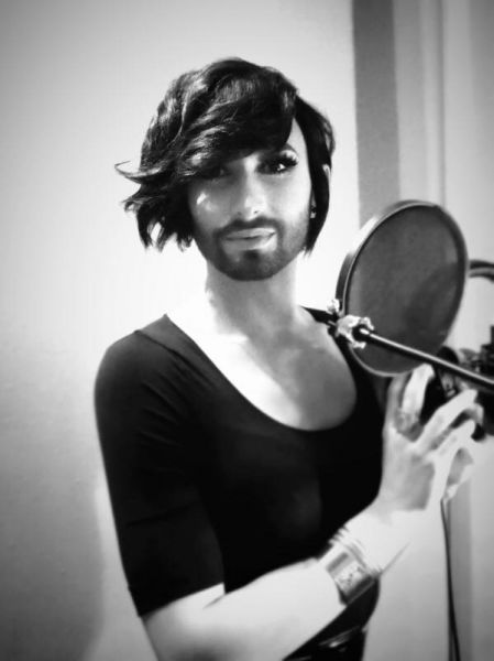 Aktualna zmagovalka Conchita Wurst: Pesem me pooseblja!