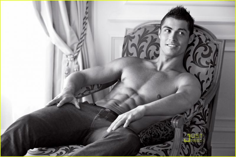 HOT! Naoljeni in razgaljeni Cristiano Ronaldo