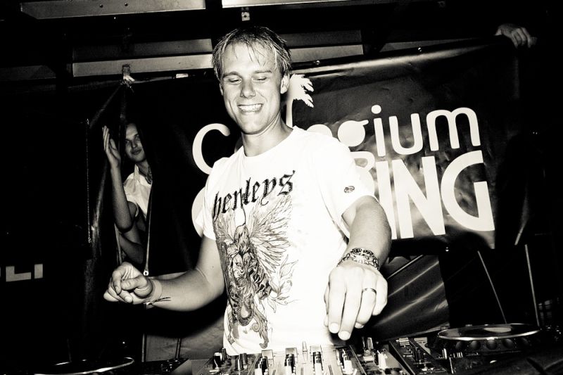 FOTO Armin Van Buuren navdušil zveste oboževalce