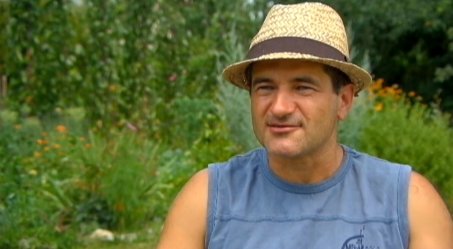 GROZLJIVO Damjan (Kmetija): Pri 5-ih letih mu je mašina odrezala prste!