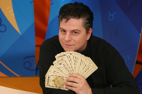 OJOJ! Vedeževalec Danny zaradi iger na srečo postal brezdomec?!