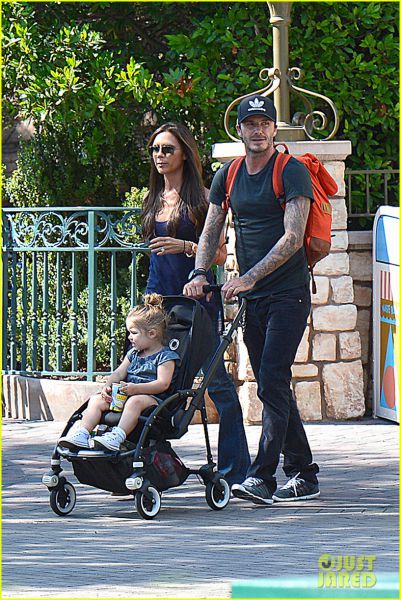 Foto: Beckhamovi po zabavo v Disneyland