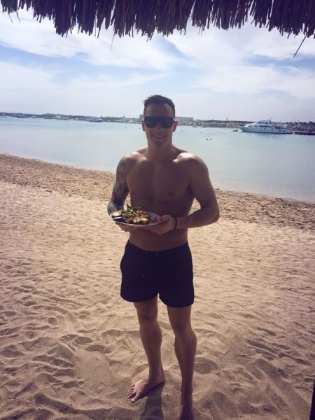 FOTO! Kmet Denis Toplak odletel v tople kraje!