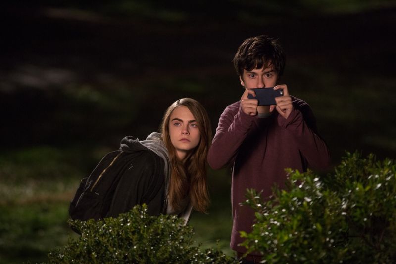 Cara Delevingne skrivnostno zanimiva v filmu Lažna mesta