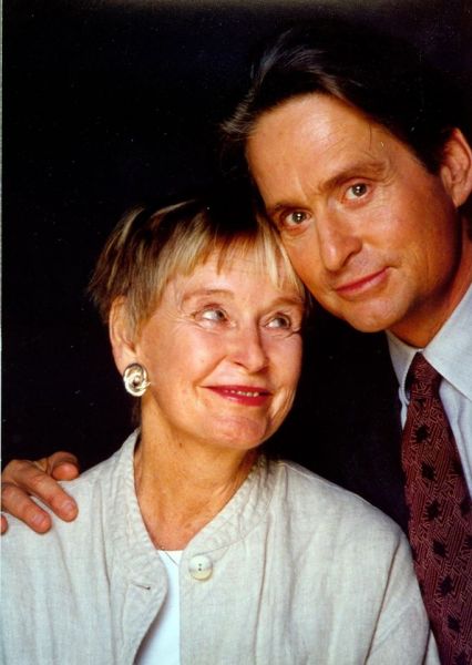 Vau! Tako se Michael Douglas spominja svoje matere