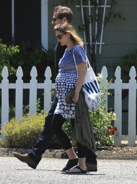 Drew Barrymore izbirala oblačila za deklico