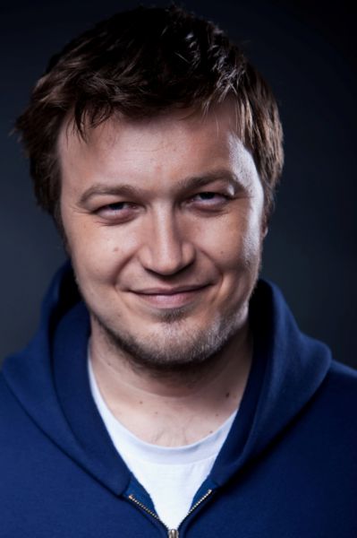 Pridružite se Edi Maajki na poletni koncertni turneji!