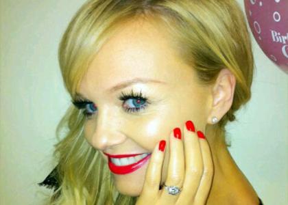 Zaljubljena spajsica Emma Bunton pokazala zaročni prstan