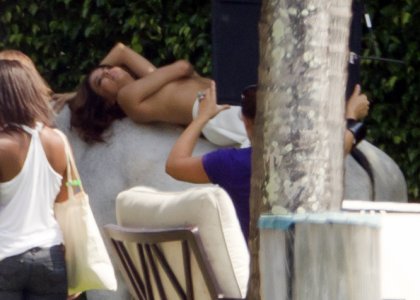 OPA! Brhka Eva Longoria pozirala zgoraj brez
