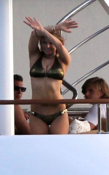 BIKINI ALARM Hollywoodski zvezdniki uživajo na vročih počitnicah