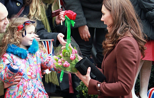 Ljubljenka Britancev: Kate Middleton za valentinovo zasuli s cvetjem