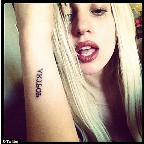 Lady Gaga: Se ji je zmešalo?!