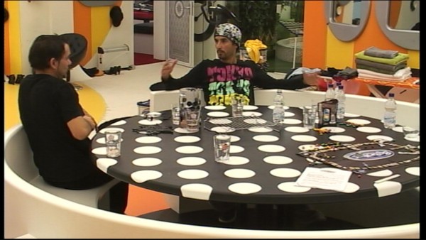 VROČE Big Brother slavnih: Šovinistični Gena Mišu predlaga ubogljivo žensko, ki bi jo lahko varal