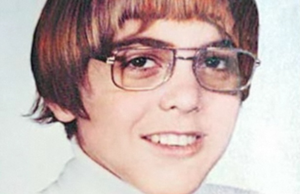 Foto: George Clooney je bil najstnik s smešno frizuro in očali