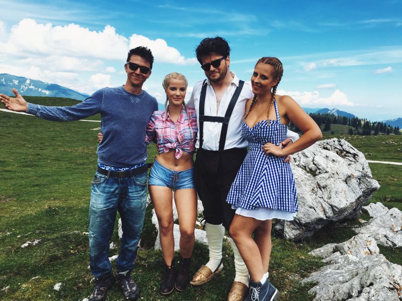 Jure Godler kot pastir ujet na Veliki planini