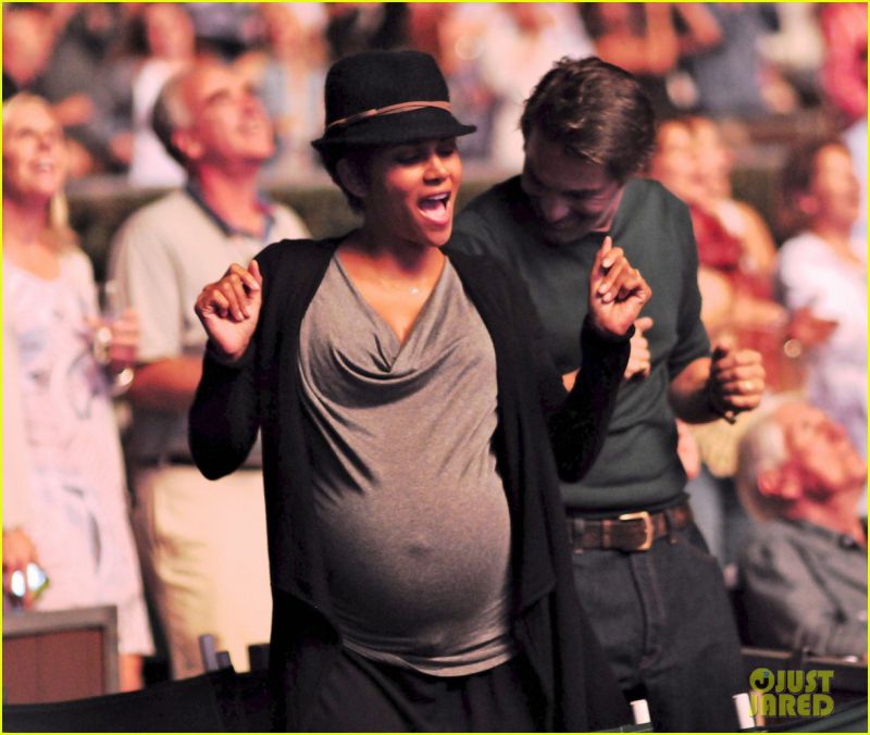 Uau! Halle Berry: Tako pleše srečna nosečka!