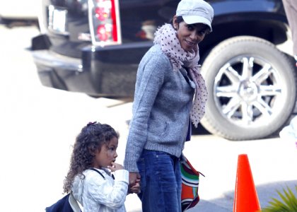 Halle Berry zaplula v gostinske vode