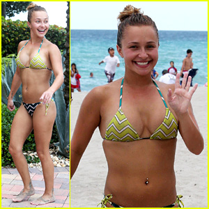 Opa! Hayden Panettiere v kopalkah razkazuje svoje obline!