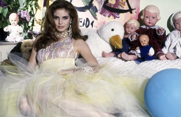 VAU! 19-letna in rjavolasa Heidi Klum: Seksi in neprepoznavna!