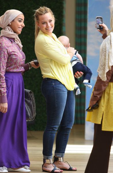 Hillary Duff: Srečna mamica nakupovala s sinčkom