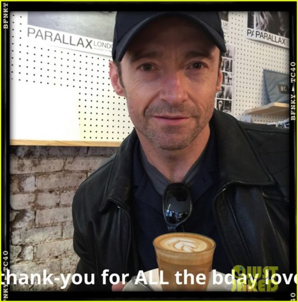 Hugh Jackman: Oboževalcem se je zahvalil ob jutranji razvadi