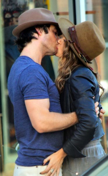 Foto! Ian Somerhalder in Nikki Reed sta še vedno noro zaljubljena!