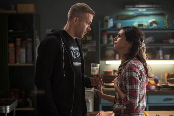 Ryan Reynolds kot drugačne vrste superjunak podira rekorde