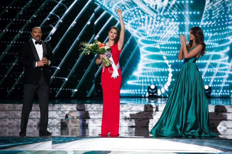 Miss Universe Ana Haložan že koristi to odlično priložnost