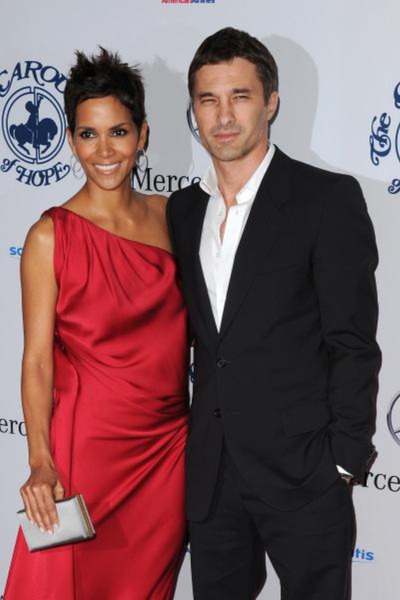 Zaročena Halle Berry že tretjič pred oltar?