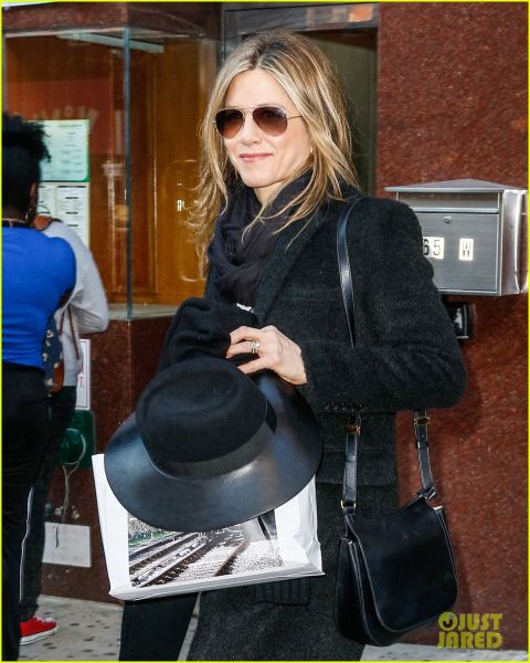 Jennifer Aniston bo igrala s filmsko legendo