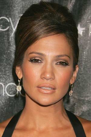 Jennifer Lopez: Videospot za pesem On the floor najbolj gledan na Youtubu