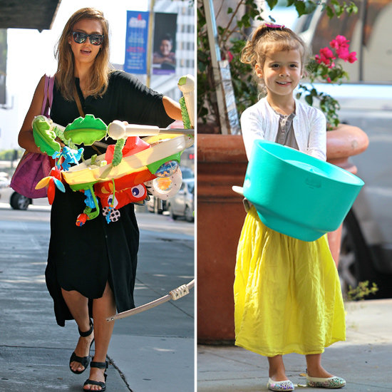 Jessica Alba hčerko uči dobrodelnosti