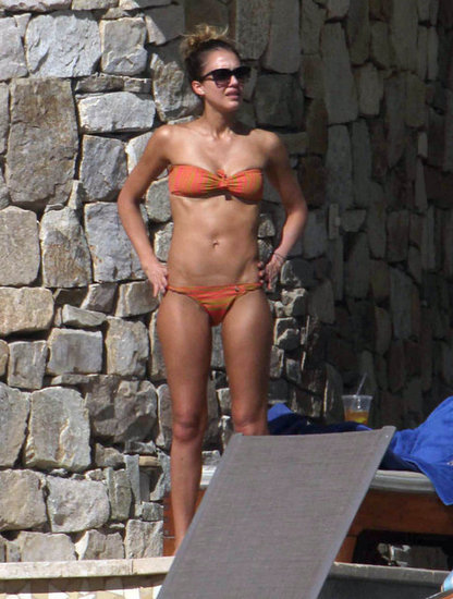 HOT! Jessica Alba: Seksi bikini bejba v vroči Mehiki