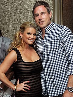 Jessica Simpson obožuje seksi ritko svojega zaročenca