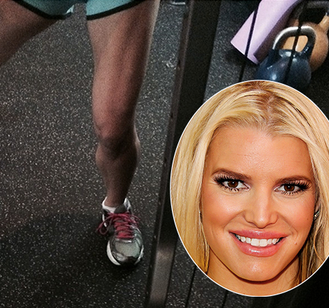 Hot! Jessica Simpson: Pokazala je ubijajoče izklesane noge!