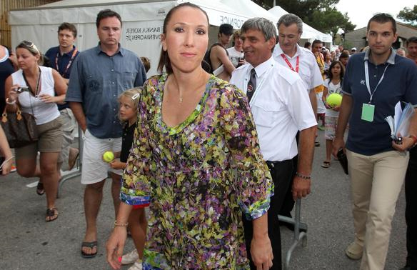 Jelena Janković kljub predaji dvoboja nasmejana