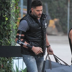 Ojoj! Joe Manganiello se je poškodoval med striptizom!