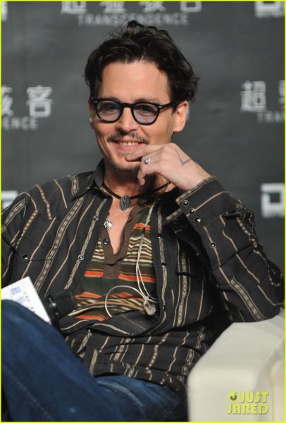 Opa! Johnny Depp potrdil zaroko!